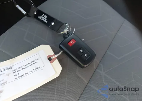 2021 Toyota Tacoma Trd Off-Road z USA, uszkodzony, nr VIN 3TMCZ5AN2MM425121